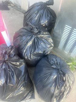 6 Big Bags Of Women And Men Clothes All Sizes .