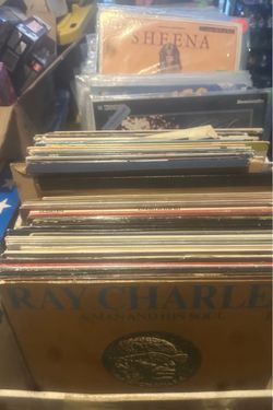 100’s of vinyl records and laser discs in great shape