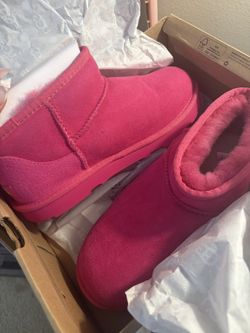 Pink UGG Classic Ultra Mini boots Size US 6 #shearling #winter