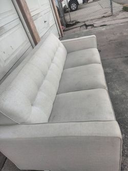 Sofa casi nuevo en buenas condiciones