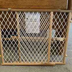 Evenflo Position And Lock Baby gate for Sale in Fort Lauderdale, FL -  OfferUp