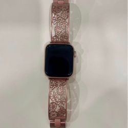 Apple Watch Series 6 – 40mm (GPS, Aluminum case, Rose gold) (Excellent Condition!)