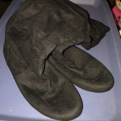 American Eagle Women Tall Black Suede Size 10M