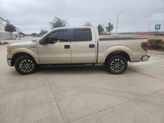 Ford F-150 SuperCrew Pickup Truck