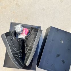 JORDAN 1 LOW PHANTOM TRAVIS SCOTT 
