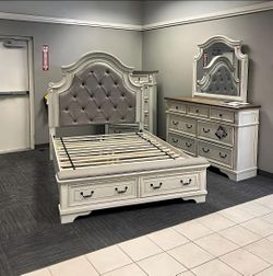 REALYN CHIPPED WHITE FOOTBOARD STORAGE PLATFORM BEDROOM SET
QUEEN Bed, Dresser, Mirror