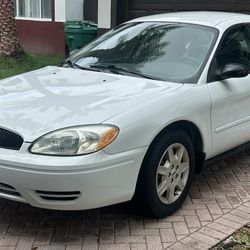 2004 Ford Taurus