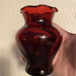 Vintage  Ruffled Ruby Red Anchor Hocking Small Vase 