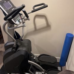 Rarely Used Spirit, XS895 Stepper/Elliptical. Ask For Video Or Come See!
