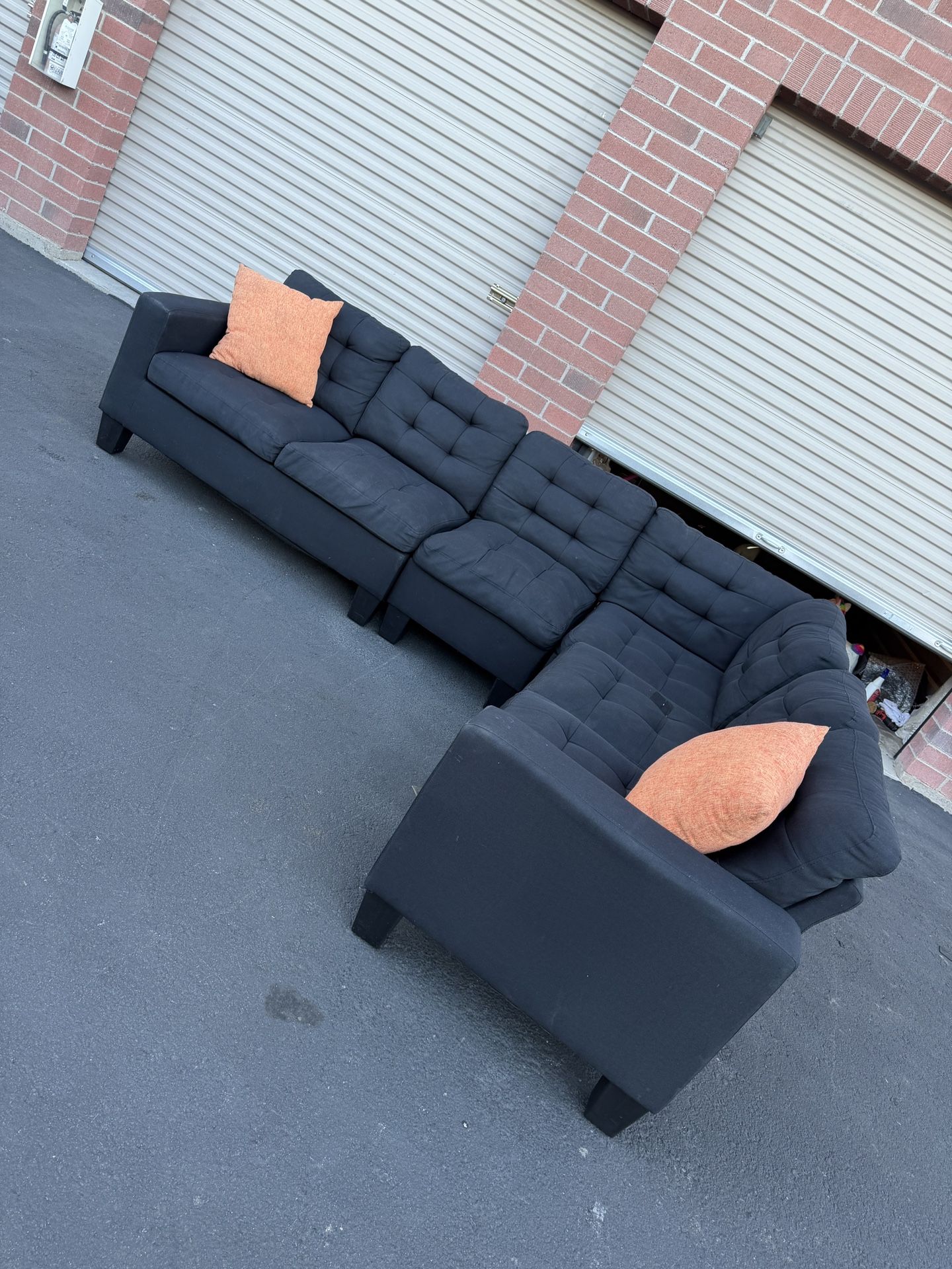 awsome nice sectional couch 