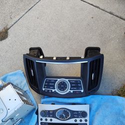 Infinity 2000 And Up Radio And Touch Screen