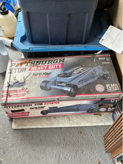 Heavy Duty Jack  great for trucks and SUV’s