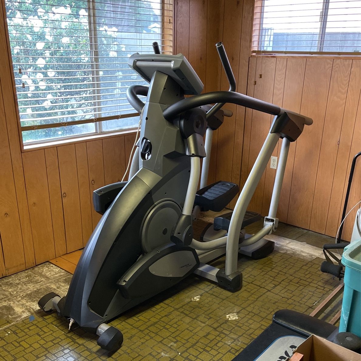 Nautilus Elliptical EV716 Pro Price Reduced!