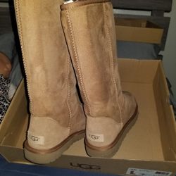 UGG TALL BOOTS SIZE 7
