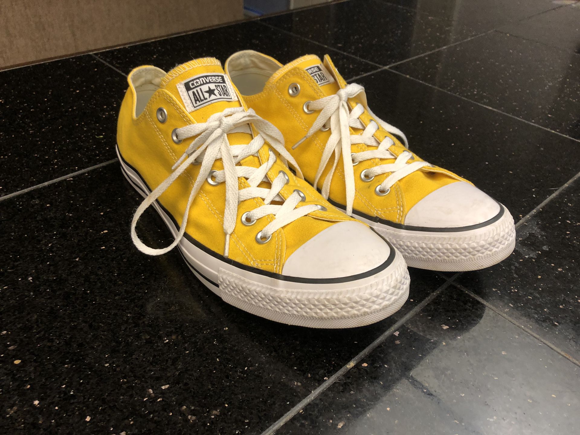 Converse Chuck Taylor Star Low - Lemon Chrome 12 for Sale in TX - OfferUp