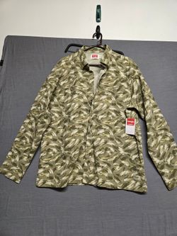 Wrangler Relaxed Fit Button Front Shirt Camo Print Men's Large