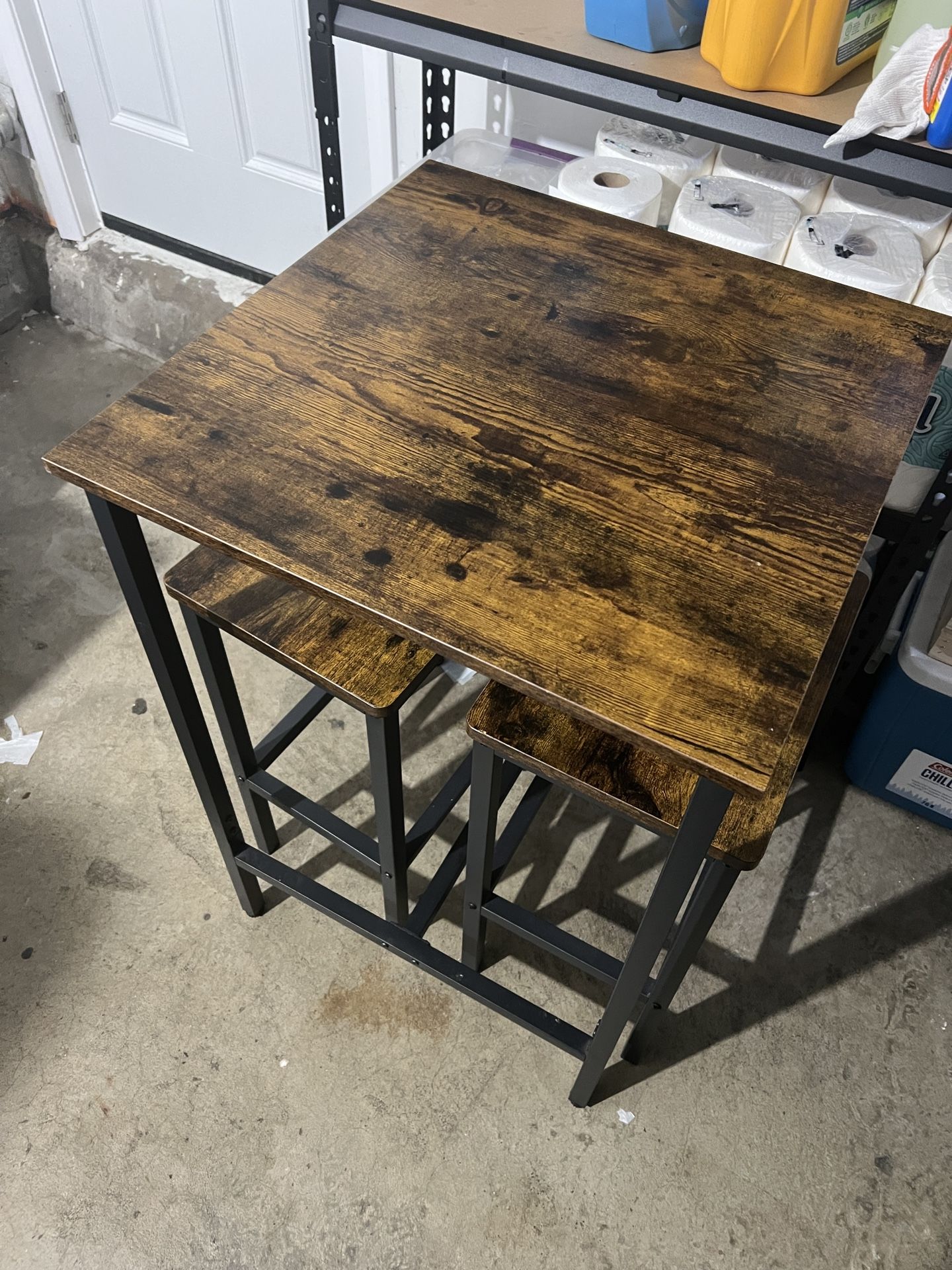 Table With 2 Stools