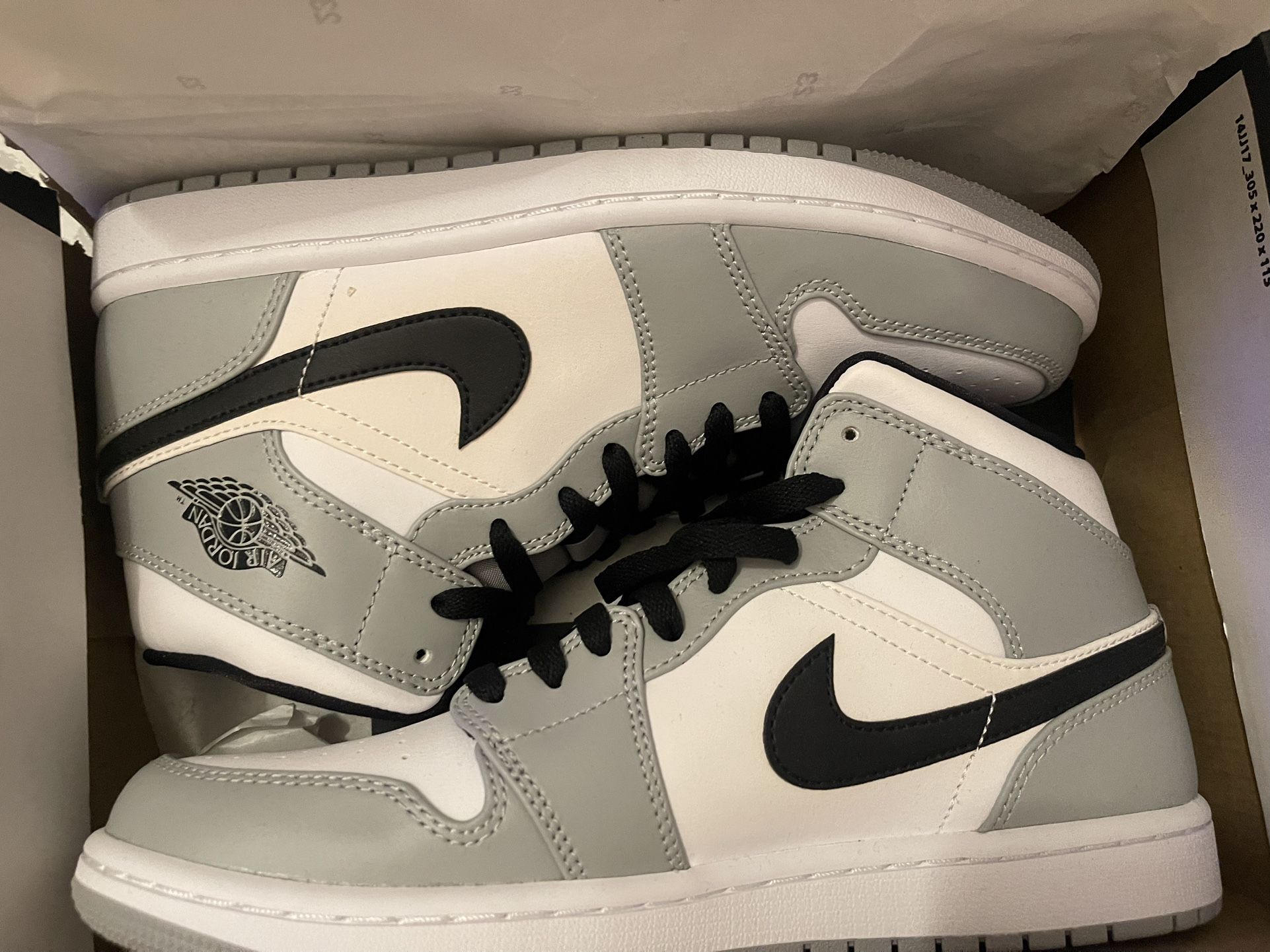Jordan 1 Mid BRAND NEW