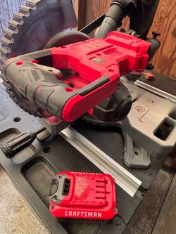 Craftsman V20 CMCS714 Cordless Sliding Miter Saw + Battery