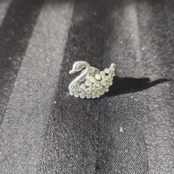 Swarovski Crystal Swan Silver Tone Bling Label/Pin Rare!
