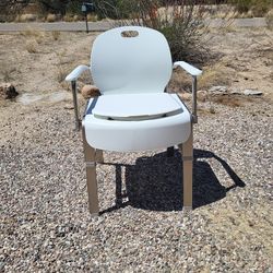 Commode