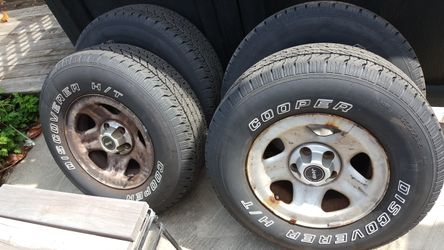 Cooper discoverer P235 75 R15