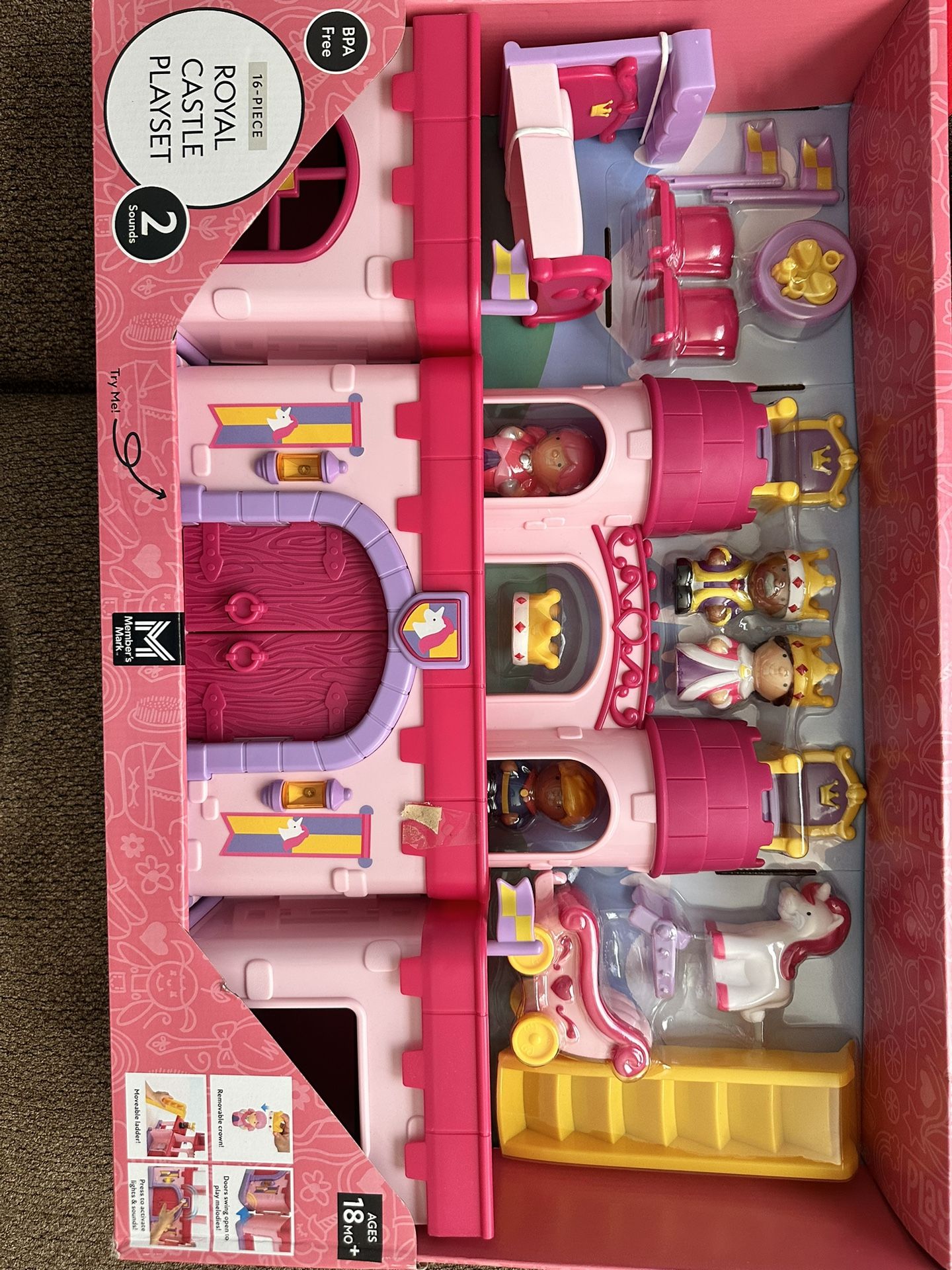 Royal Castle Playset New In Box
