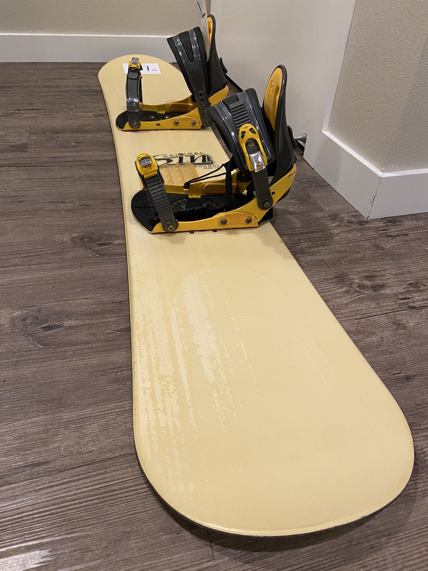 Osin Snowboard With Ride Bindings
