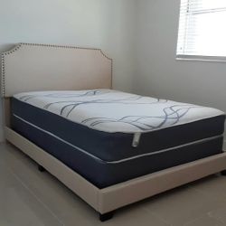 NEW QUEEN-SIZE MATTRESS AND BOX SPRING - 2PC