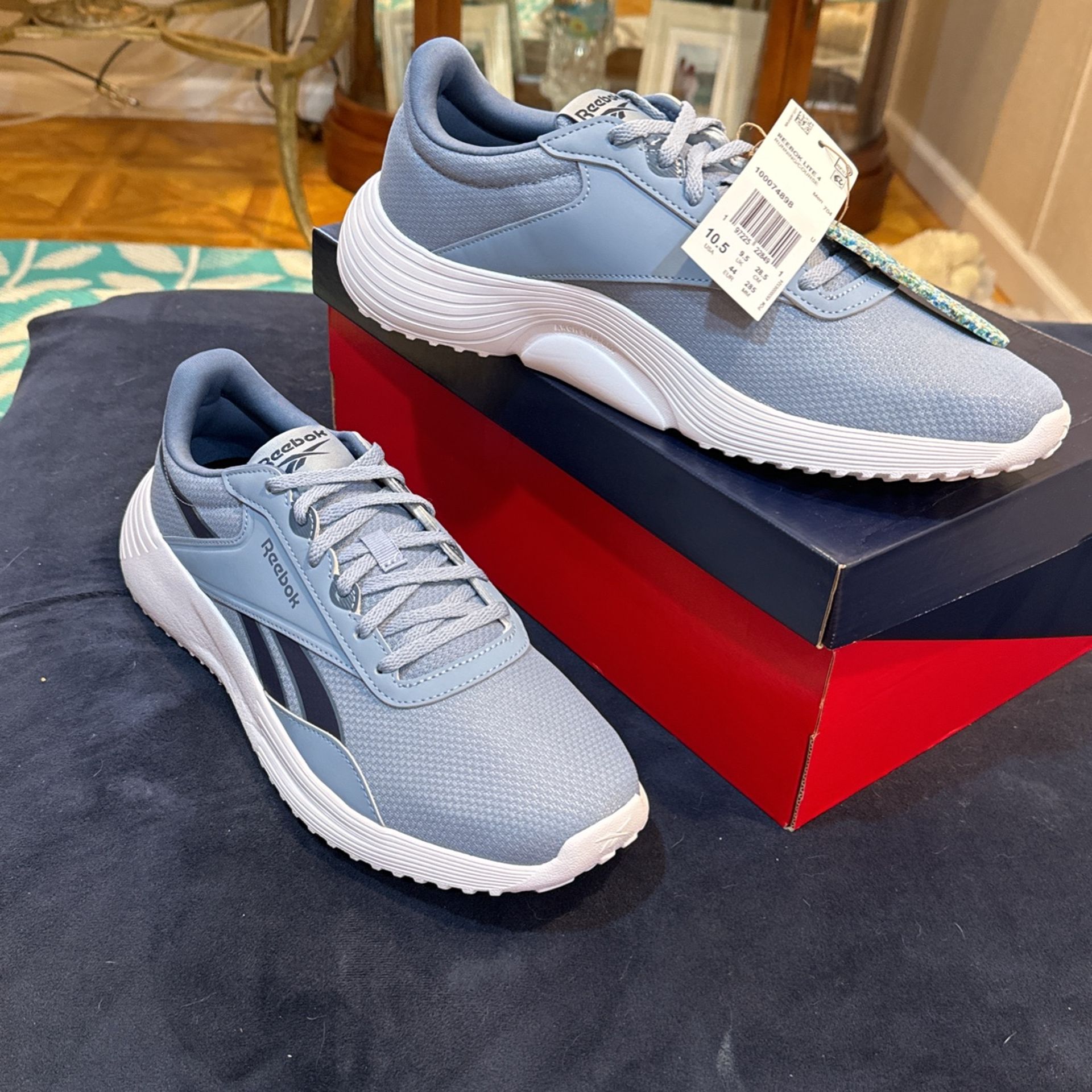 Reebok Lite/Running Shoe