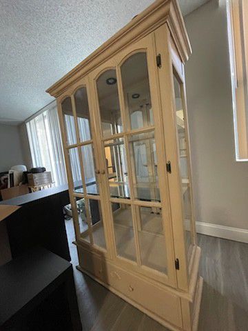 China Cabinet With Glass Shelves