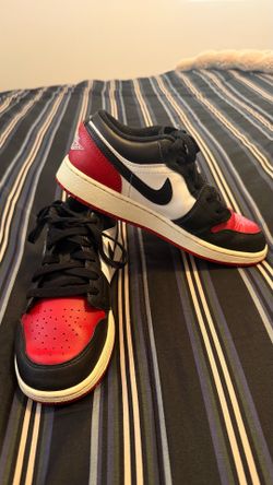 Boys shoes size 4.5y  $15