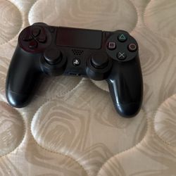 PS4 Controller