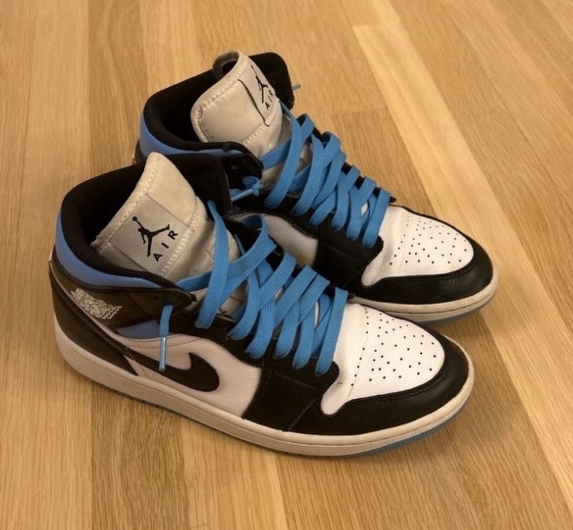Jordan 1 Mid UNC Women’s: 10.5 Men’s: 9