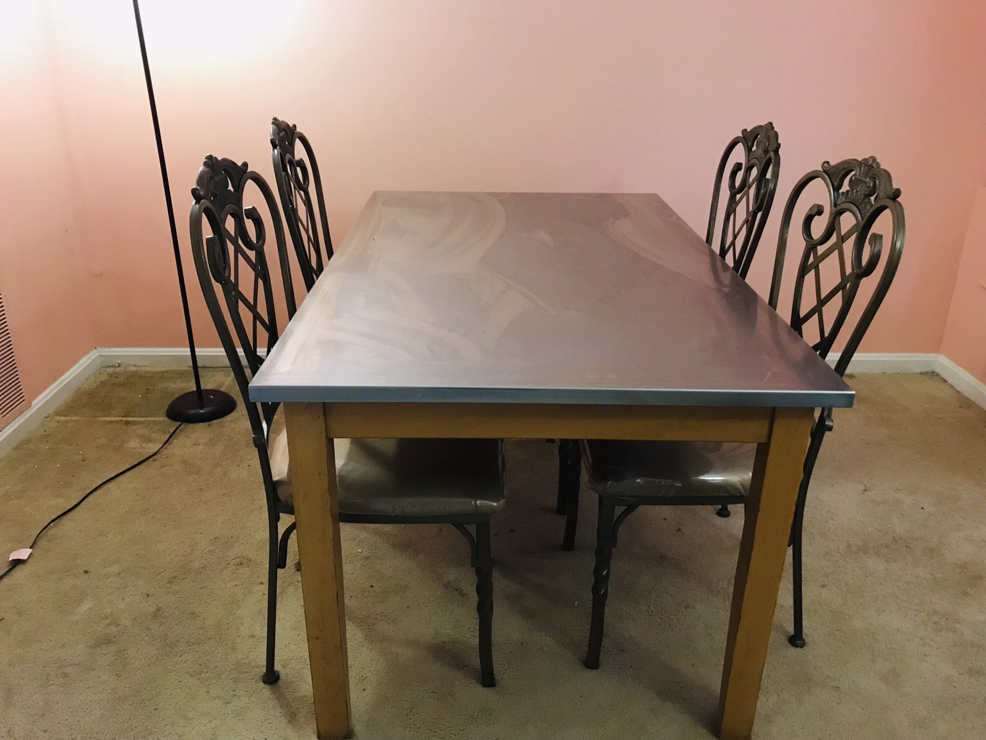 Dining Table set for 4 Strong Iron Chairs and Iron Topbtable