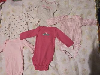 Girl Onesies 3 months ..clean in good condition $4 for all