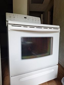 Frigidaire Electric Stove/Oven – Works Perfect