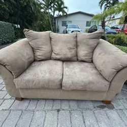 COUCH 