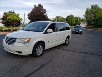 08 Chrysler Town and Country 👍