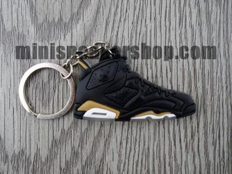 FLAT SILICON SNEAKER KEYCHAIN JORDAN 6 - RETRO DMP