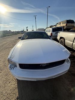 2006 Ford Mustang For parts only!!