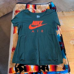 Nike T Shirt