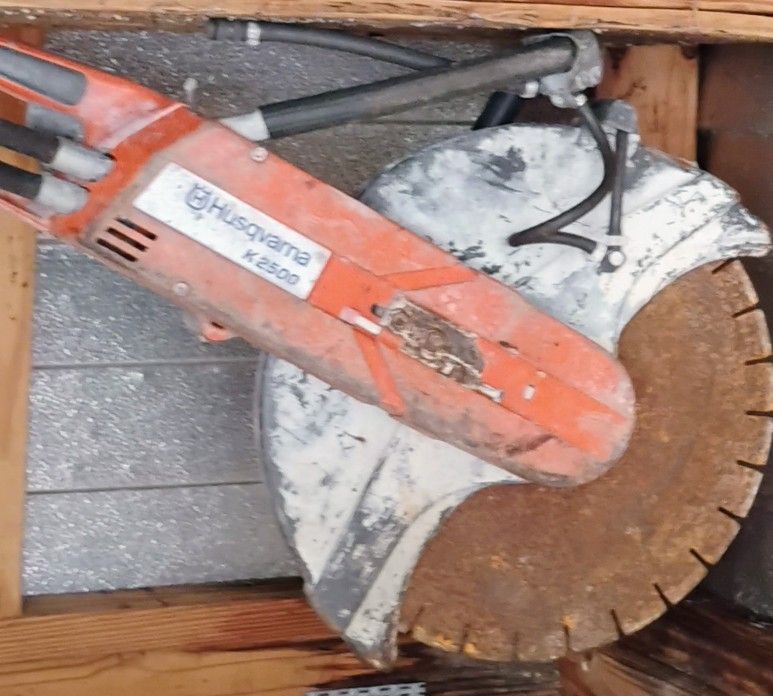 Huqsvarna Hydrolic Concrete Cutting