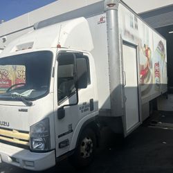 2013 Isuzu Box Truck