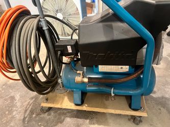 Makita MAC700 2.0 HP Air Compressor with Hose Reel & Heavy-Duty Hose with Extension Cord