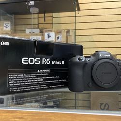 Canon R6 II. Open box