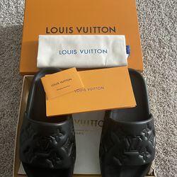 Louis Vuitton Kiss Lock Wallet for Sale in San Antonio, TX - OfferUp
