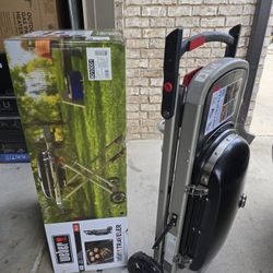 Brand New The Weber Traveler Propane Grill