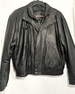 MENS XL BLACK LEATHER JACKET 47TH AVE. AND DOBBINS IN LAVEEN