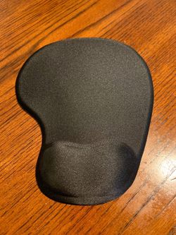 Free***New mouse pad with gel wrist rest